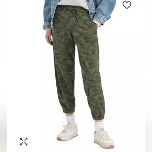 Levi’s Camo Jogger Pants